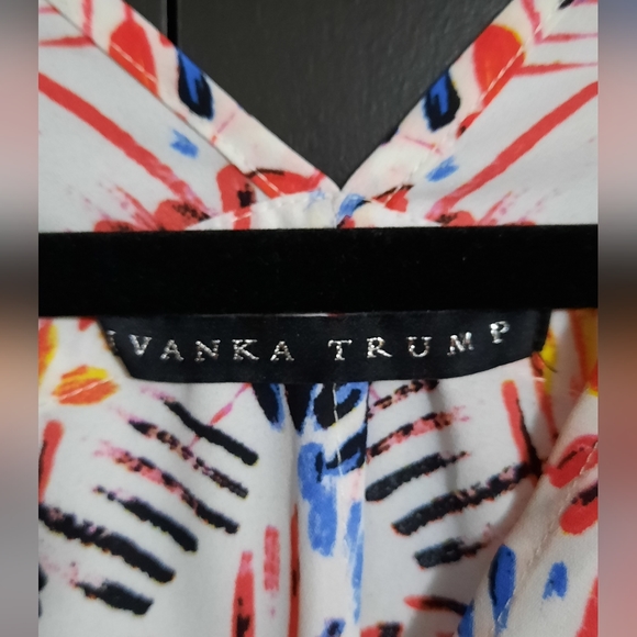 Ivanka Trump Print Blouse - Picture 7 of 7